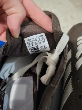 Adidas Spezial Marrones y Blancas