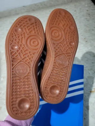 Adidas Spezial Marrones y Blancas