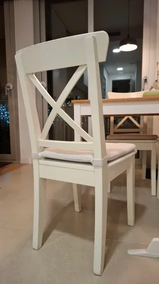 Mesa de comedor IKEA madera y blanco opción sillas