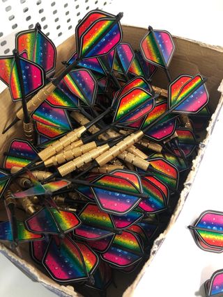 Lote 69 dardos arcoíris