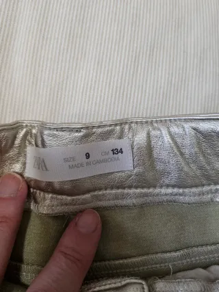 Pantalón infantil dorado brillante
