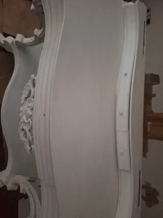 Cómoda antigua caoba pintada