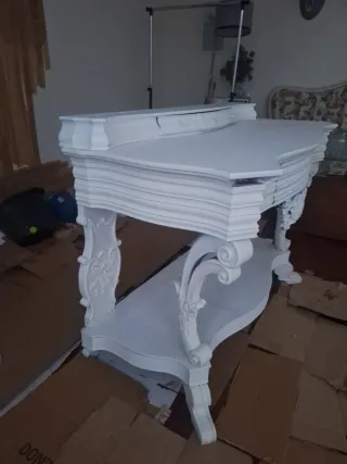 Cómoda antigua caoba pintada