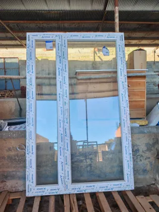 Puerta PVC cortizo 138x217