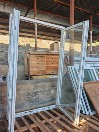 Puerta PVC cortizo 138x217