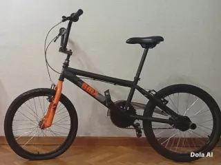 Bicicleta BMX Negra y Naranja