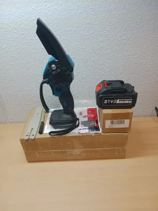 Mini motosierra 6 pulgadas 21V