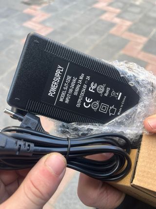 Cargador Patinete Eléctrico