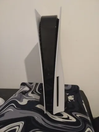 Consola PS5 Sony con mando incluido y juego tmb.