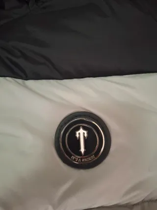 Chaqueta TRAPSTAR gris y negro