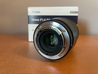 Objetivo Sigma 16mm F1.4 DC DN Sony E