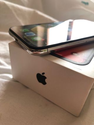 iPhone X 64GB Argento 82% no carica batteria