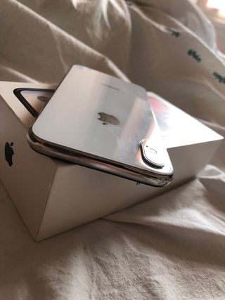 iPhone X 64GB Argento 82% no carica batteria