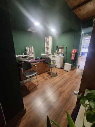 Traspaso de Peluqueria con Licencia en Eixample