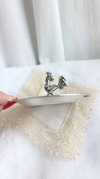 Cenicero antiguo gallo metal