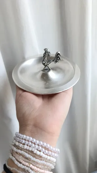 Cenicero antiguo gallo metal