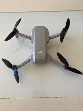 Dron DJI Mini 2 Gris