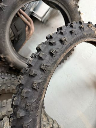 Michelin 90/90-21 media