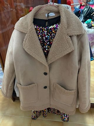 Chaqueta beige con borreguito
