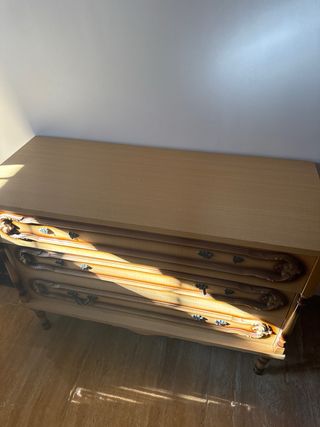 Cómoda antigua de madera