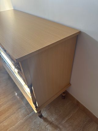 Cómoda antigua de madera