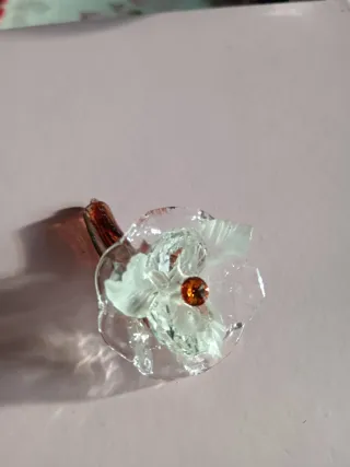 Fiore in vetro con corolla ocre