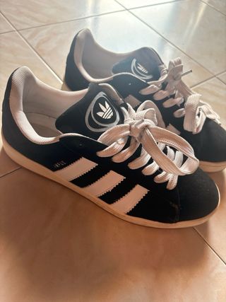 Adidas Scarpe nere e bianche