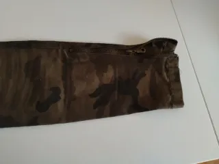 Pantalones camuflaje marrones y verdes