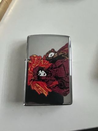 Zippo con diseño de cómic