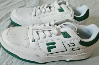Zapatillas Fila Blancas y Verdes