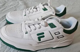 Zapatillas Fila Blancas y Verdes