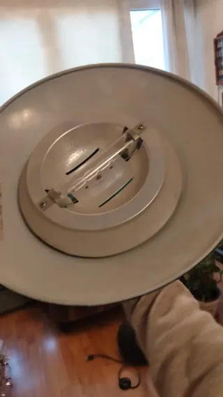 Lámpara de pie metálica negra