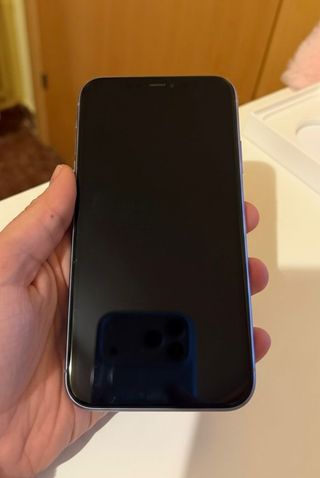 iPhone 11 Malva 64GB + Cargador + Fundas