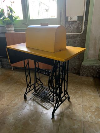 Máquina de coser Wertheim antigua