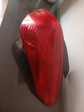 Piloto trasero derecho Peugeot 308