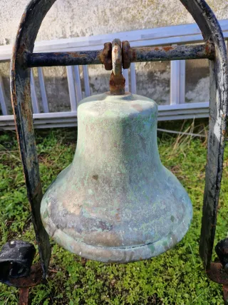 Campana de Bronce Grande Antigua