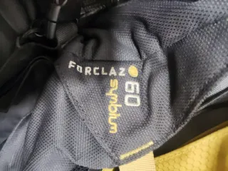 Mochila Trekking Quechua 60L Gris/Amarillo