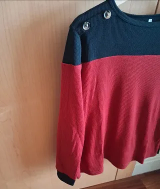 Jersey punto rojo y negro con botones Talla M