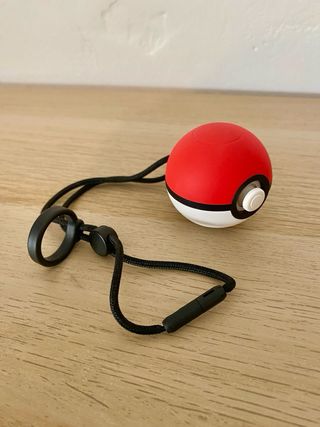 Pokemon lets go eevee pokeball plus switch
