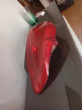 Piloto trasero izquierdo Peugeot 308