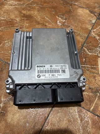 Controlador BMW DDE 7 801 711 Bosch