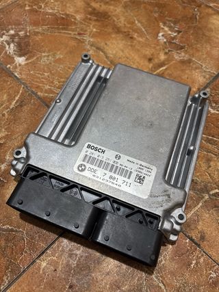 Controlador BMW DDE 7 801 711 Bosch
