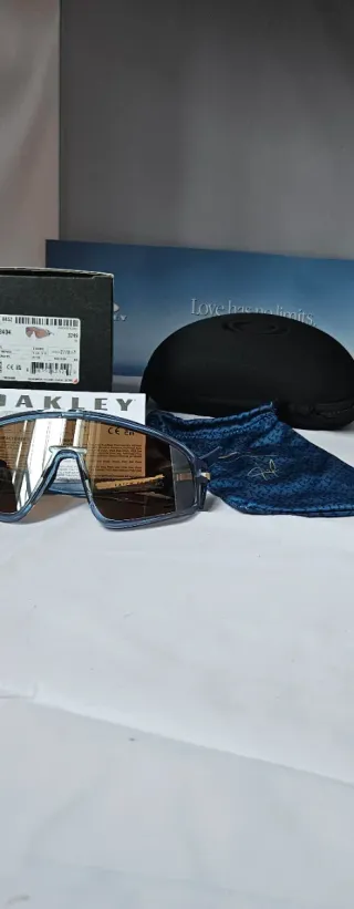 Oakley Mbappe 'Latch panel' A ESTRENO