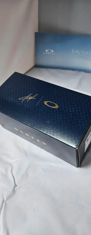 Oakley Mbappe 'Latch panel' A ESTRENO