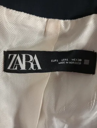 Chaqueta Zara azul de mujer.
