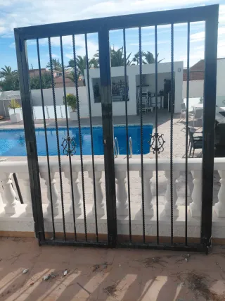 Balconera y reja 165x220