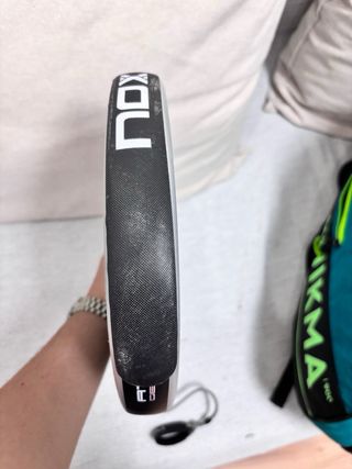Pala de pádel NOX AT10 Genius 18K