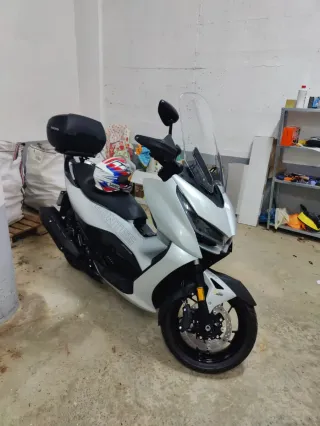 Scooter Zontes D350 Maxiscooter Automática