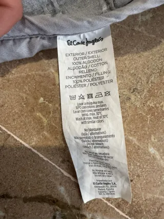 Edredón gris El Corte Inglés (cama 135)