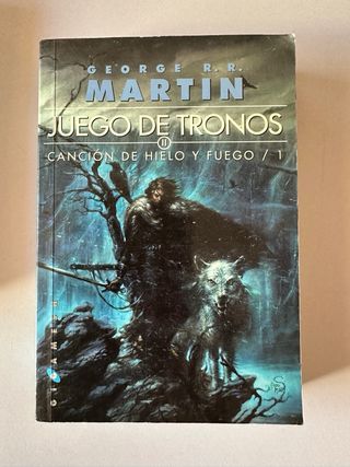 2 libros de “Juego de tronos”, parte I y parte II